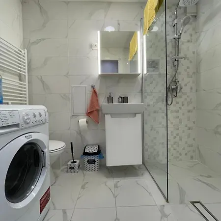 Eva Worldmap Oasis 2br, 2ba, Free Parking, Balcony Daire