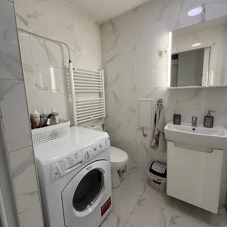Eva Worldmap Oasis 2br, 2ba, Free Parking, Balcony * Skopje