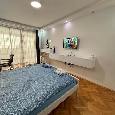 Eva Worldmap Oasis 2br, 2ba, Free Parking, Balcony * Skopje