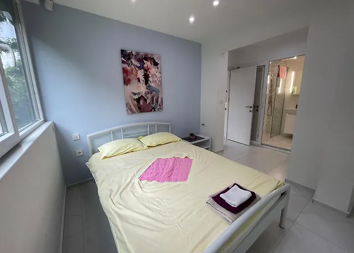 Eva Worldmap Oasis 2Br, 2Ba, Free Parking, Balcony * Skopje