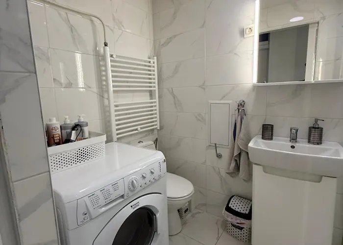 Eva Worldmap Oasis 2Br, 2Ba, Free Parking, Balcony * Skopje